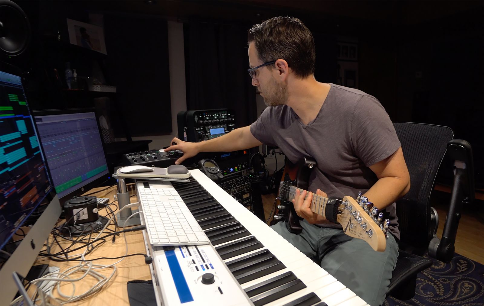 Mackie Big Knob Studio Plus audio interface 24bit/192kHz in the studio with Jason Miller
