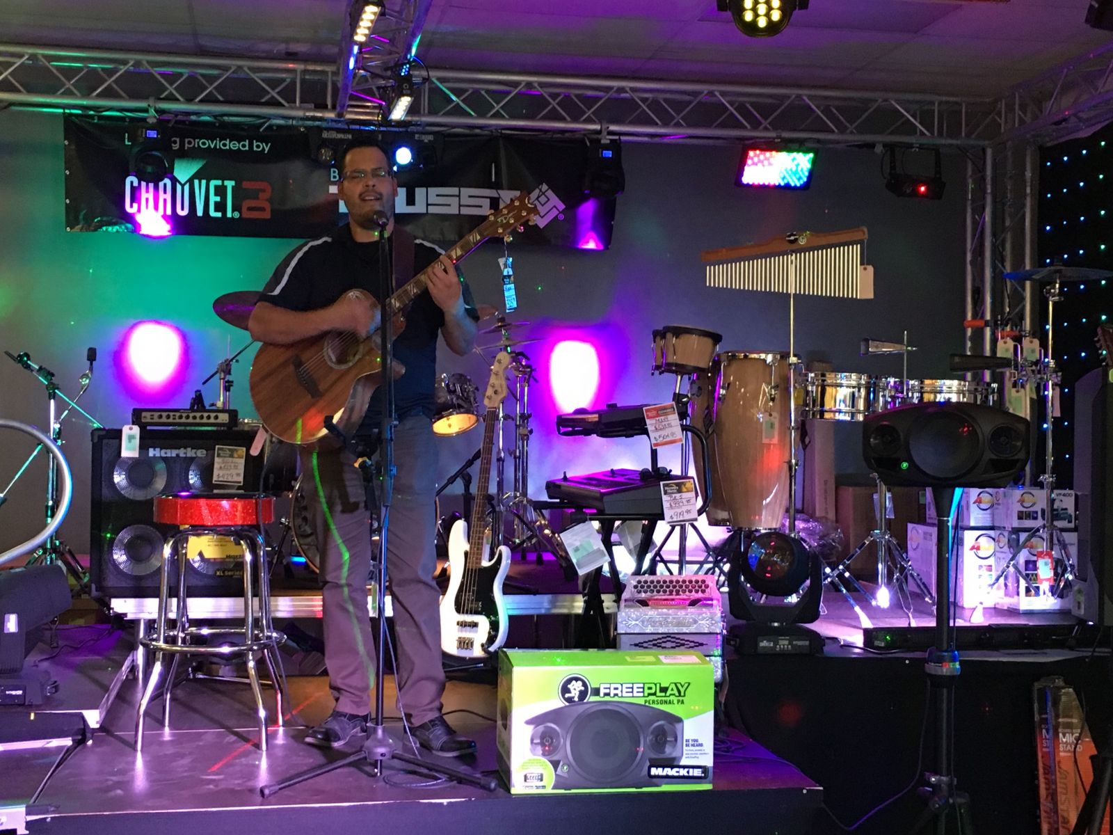 Mackie Freeplay Portable PA live performance Hermes music 11