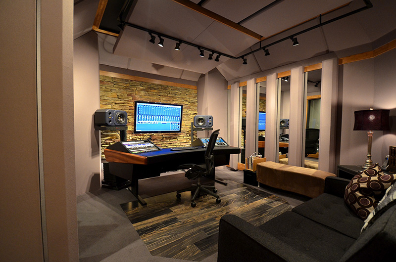 Mackie goes over the importance of studio acoustics
